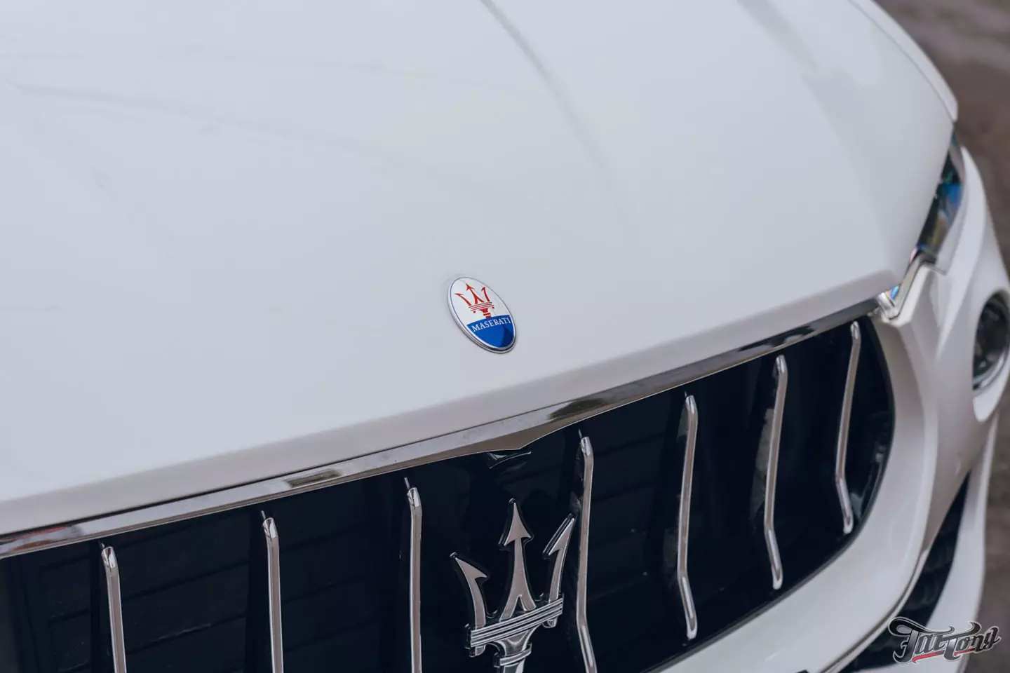 Кузовной ремонт Maserati Levante и установка bi-led модулей